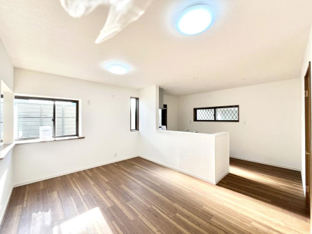 ���r���O�@�������������͋C�̂k�c�j�͉Ƒ��݂�Ȃ̉��K���  