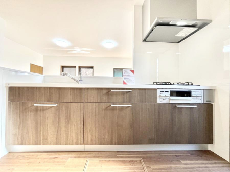 �L�b�`���@���������Ȃ���ł����Ƒ��Ƃ̉�b���y���߂�ΖʃL�b�`��