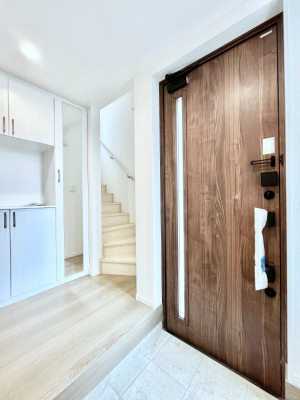 ���ց@�������P�������`Entrance�`�@�Ƃ̒��ł��q�l���}����ŏ��̏ꏊ�ł��錺�ւ́A�Ƃ̈�ۂ��̂��̂ł��I�L�x�Ȍ��֎��[�ŁA����Y��ɕۂ��Ƃ��o���܂��􌺊ւɂ͂����Ղ���[�̉��ʔ��������I