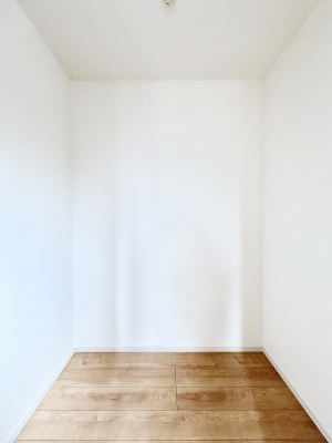 ���̑��@�����`Walk-in Closet�`�@�K�v�Ȃ��̂�R�[�f�B�l�[�g���ꗗ���Ċm�F�ł��A�g�x�x�⏀�����Z���ԂōςރE�H�[�N�C���N���[�[�b�g��ݒu���܂����B�Ƃ̒�����������Ƃ�����֗��Ȏ��[�X�y�[�X�ł��B