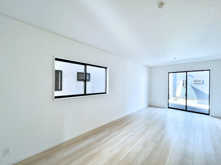 ���r���O�@�傫�ȑ����炽���Ղ�̗z���ƕ����������郊�r���O