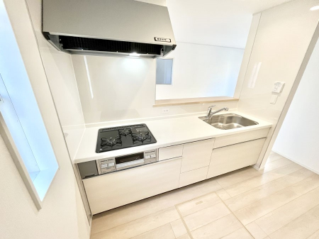 �L�b�`���@���������Ȃ���ł����Ƒ��Ƃ̉�b���y���߂�ΖʃL�b�`��