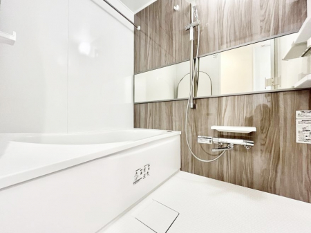 �����@����̔�������Ă���閾�邢�������̂���o�X���[��