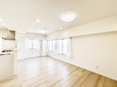 ���̑����ρ@�Ƒ������R�ƏW�܂�e���̃X�y�[�X�ɂȂ肻��