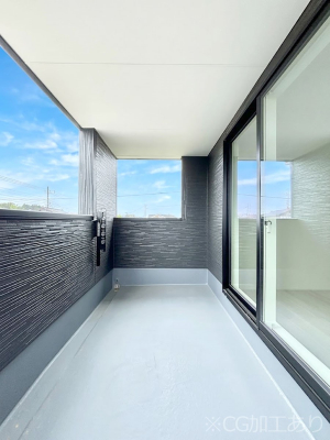 �o���R�j�[�@�������S�������`Balcony�`�@������̃o���R�j�[�̑O�ɂ͉_�ȊO�ɑ��z���Ղ���̂�����܂���B�����󕨂������₷���A����薾�邭�C�����̂������������Ă��܂��B�g���₷���J���I�ȃo���R�j�[�ł���