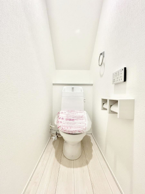 �g�C���@�������S�������`Toilet�`�@�������̂��鐅����g�C���̓E�H�V�����b�g�t���ł����g�C���͖����g�킴��𓾂Ȃ����́B����������ۂ������ł��ˁB�g�C����2��������̂Œ��̍��G���ɕ֗��ł��I