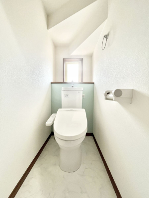 �g�C���@�g�C����1�K��2�K���ꂼ��ɔz�u����Ă��ĂƂĂ��֗��ł��B 