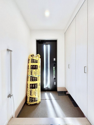 ���ց@�K���X�X���b�g�̓��������փh�A�������Ɍ���͂��Ă���܂�