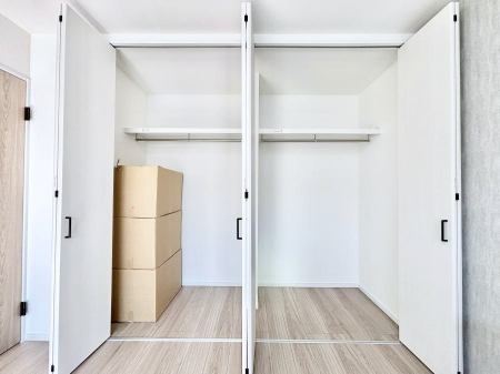 ���[�@�m���̃N���[�[�b�g�B���s��������̂Ō���̈ߗނ�����������܂�܂��B