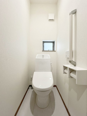 �g�C���@������B�������`Toilet�`�@�Y��E�X�b�L���E���K�ȃE�H�V�����b�g�t�g�C���ł��낰���Ԃł��B�̌������薾�邭�A���K��ԂƂȂ��Ă���܂��������g���ꏊ�����炱���̔z���ł��I