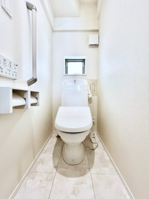 �g�C���@������2-C�������`Toilet�`�@�������̂��鐅����g�C���̓E�H�V�����b�g�t���ł����g�C���͖����g�킴��𓾂Ȃ����́B����������ۂ������ł��ˁB�g�C����2��������̂Œ��̍��G���ɕ֗��ł��I
