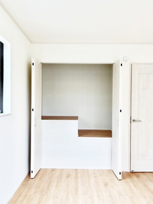 ���[�@�����`Closet�`�@�ǖʃN���[�[�b�g������΃^���X��u���K�v���Ȃ��A�o������̂Ȃ��X�b�L����Ԃ��ێ��ł��܂��B����ꂽ�X�y�[�X��L���Ɋ��p�ł������B�G�߂̈ߗނ��̕i�Ȃǂ����Ղ���[�o���܂��ˁ�