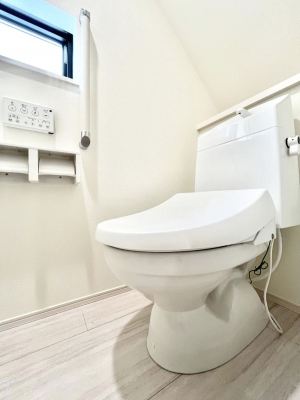 �g�C���@������B�������`Toilet�`�@�Y��E�X�b�L���E���K�ȃE�H�V�����b�g�t�g�C���ł��낰���Ԃł��B�̌������薾�邭�A���K��ԂƂȂ��Ă���܂��������g���ꏊ�����炱���̔z���ł��I