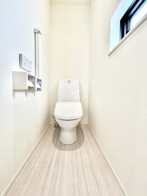 �g�C���@������A�������`Toilet�`�@�������̂��鐅����g�C���̓E�H�V�����b�g�t���ł����g�C���͖����g�킴��𓾂Ȃ����́B����������ۂ������ł��ˁB�g�C����2��������̂Œ��̍��G���ɕ֗��ł��I