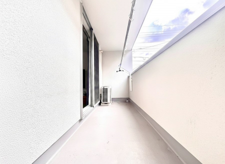 �o���R�j�[�@�����`Balcony�`�@�o���R�j�[�͉������z���������݁A���z�c����󕨂��C�����悭�������Ƃ��ł��܂��B�g���₷���J���I�ȃo���R�j�[�ł����z�����������Ղ�~�蒍���A�o���R�j�[�t���Z�܂��B��CG���H��