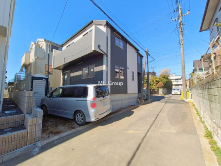 ���n�O�ώʐ^�@�`Exterior�`�@�O�ʓ��H�F�k�� 4.07m �����A�k�� 4.07m �����@��w�̈�ˌ��Ă𒆐S�Ƃ����X���݂����R�Ƒ����A���ӂ͍��������������Ă��Ȃ��̂ŁA�΂̑����ՐÂȎ����������ł��B