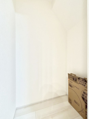 ���̑����ρ@���r���O���[�B�����Ɏ��[������ƕ����W�܂�LDK���X�b�L���Еt�������ł��ˁB  