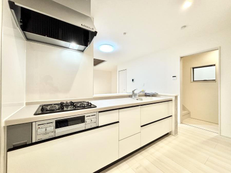 �L�b�`���@���������Ȃ���ł����Ƒ��Ƃ̉�b���y���߂�ΖʃL�b�`��