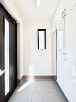 ���ց@�K���X�X���b�g�̓��������փh�A�������Ɍ���͂��Ă���܂�