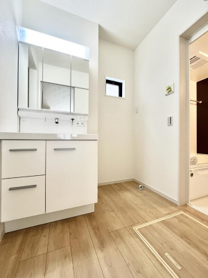 ���̑��@�������̂�����K��Ԃł��B�����̐g�x�x���C�����ǂ����g�������܂��B 