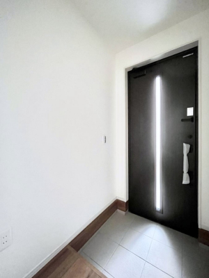 ���ց@�K���X�X���b�g�̓��������փh�A�������Ɍ���͂��Ă���܂�