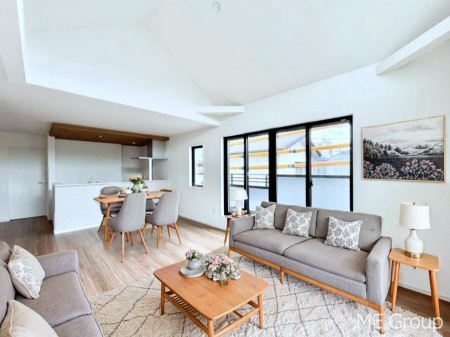 ���r���O�@�傫�ȑ����炽���Ղ�̗z���ƕ����������郊�r���O�@���Ƌ��CG�ł�  