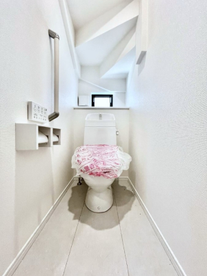 �g�C���@������A�������`Toilet�`�@�������̂��鐅����g�C���̓E�H�V�����b�g�t���ł����g�C���͖����g�킴��𓾂Ȃ����́B����������ۂ������ł��ˁB�g�C����2��������̂Œ��̍��G���ɕ֗��ł��I