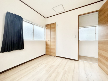 ���̑����ρ@�����`Bed Room�`�@�Z�����߂��䂭�����u������قǁA������肵�����Ԃ������Z���B�w���K�x�́u�Ɓv�Ɓu�X�v�Ɓu���v�����a�������ɖK��邾�Ɖ��߂Ċ��������Ă���܂��B