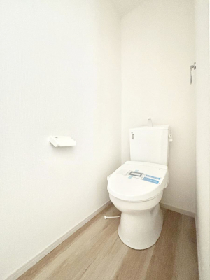 �g�C���@�����`Toilet�`�@�Y��E�X�b�L���E���K�ȃE�H�V�����b�g�t�g�C���ł��낰���Ԃł��B�g�C���͖����g�킴��𓾂Ȃ����́B����������ۂ������ł��ˁB�g�C����2��������̂Œ��̍��G���ɕ֗��ł��I