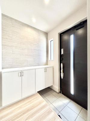 ���̑����ρ@�����Ղ���[�ł���V���[�Y�{�b�N�X�ŉƑ��S���̌C���A���ւ�������B  