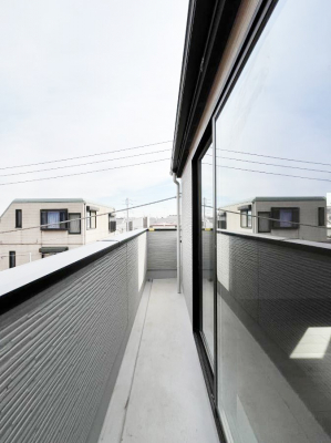 �o���R�j�[�@�������Q�������`Balcony�`  �o���R�j�[�͉������z���������݁A���z�c����󕨂��C�����悭�������Ƃ��ł��܂��B�g���₷���J���I�ȃo���R�j�[�ł����z�����������Ղ�~�蒍���A�o���R�j�[�t���Z�܂��B  