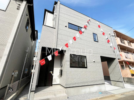 ���n�O�ώʐ^�@�O�ρ��Q�������`Exterior�`�@�ՐÂȏZ��n�Ŏq��ĉƑ��Ƀs�b�^���B�����̂��U�������K�ȗ΂Ɍb�܂ꂽ�G���A�ŁA���R�ɕ�܂ꂽ���₩�ȕ�炵���������邽�߂́A��Ƃ肠��Z���������Ă��܂��B