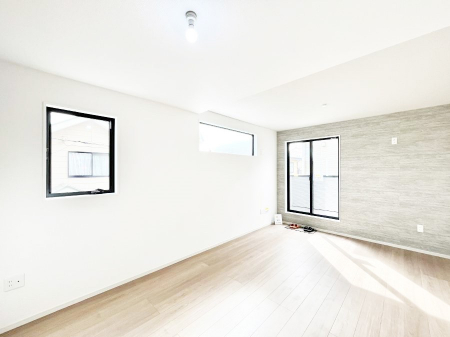 ���r���O�@�������Q�������`Living�`�@��������̂����Q�K���r���O�̓v���C�x�[�g���������A���������ĕ�点�܂��B��Ƃ肠���炵�ƐS�n�悢�Z�����a���ґ�Ȏ��Ԃ����Ƒ��݂�Ȃł��߂����������B