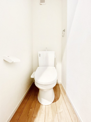 �g�C���@�����`Toilet�`�@�Y��E�X�b�L���E���K�ȃE�H�V�����b�g�t�g�C���ł��낰���Ԃł��B�g�C���͖����g�킴��𓾂Ȃ����́B����������ۂ������ł��ˁB�g�C����2��������̂Œ��̍��G���ɕ֗��ł��I