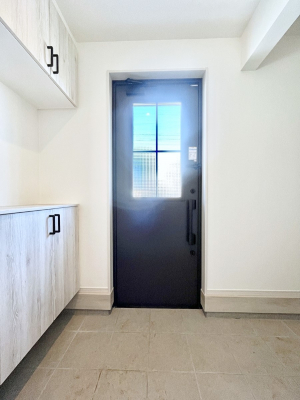 ���ց@�����`Entrance�`�@�Ƃ̒��ł��q�l���}����ŏ��̏ꏊ�ł��錺�ւ́A�Ƃ̈�ۂ��̂��̂ł��I�L�x�Ȍ��֎��[�ŁA����Y��ɕۂ��Ƃ��o���܂��􌺊ւɂ͂����Ղ���[�̉��ʔ��������I