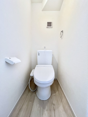 �g�C���@�����`Toilet�`�@�Y��E�X�b�L���E���K�ȃE�H�V�����b�g�t�g�C���ł��낰���Ԃł��B�g�C���͖����g�킴��𓾂Ȃ����́B����������ۂ������ł��ˁB�g�C����2��������̂Œ��̍��G���ɕ֗��ł��I