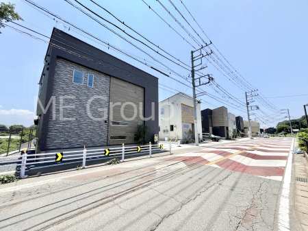 ���n�O�ώʐ^�@�O�ρ`Exterior�`  �O�ʓ��H�F �Z��n�ɂȂ��Ă���̂Ŏԗʂ����Ȃ��A�Â��ȗ��n�ł��B�q��Ċ����ǍD�ł������ӊ������킹�Ă��ē������Ē����܂��B���C�y�ɂ��₢���킹���������B