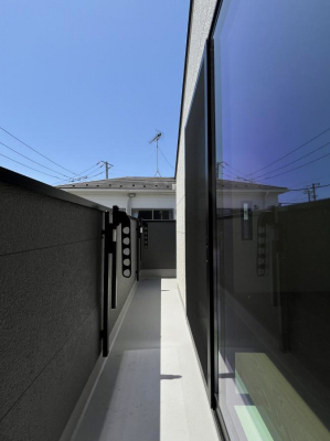 �o���R�j�[�@�����`Balcony�`  �o���R�j�[�͉������z���������݁A���z�c����󕨂��C�����悭�������Ƃ��ł��܂��B  �g���₷���J���I�ȃo���R�j�[�ł����z�����������Ղ�~�蒍���A�o���R�j�[�t���Z�܂��B  