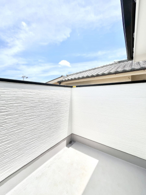 �o���R�j�[�@�����`Balcony�`  �o���R�j�[�͉������z���������݁A���z�c����󕨂��C�����悭�������Ƃ��ł��܂��B  �g���₷���J���I�ȃo���R�j�[�ł����z�����������Ղ�~�蒍���A�o���R�j�[�t���Z�܂��B  
