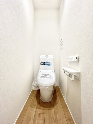 �g�C���@������1�������`Toilet�`�@�������̂��鐅����g�C���̓E�H�V�����b�g�t���ł����g�C���͖����g�킴��𓾂Ȃ����́B����������ۂ������ł��ˁB�g�C����2��������̂Œ��̍��G���ɕ֗��ł��I