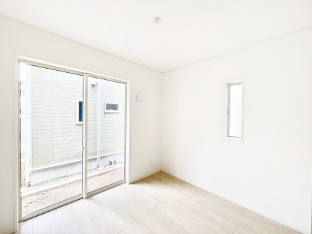 �q�������@������1�������`Bed Room�`�@�������������̂��ˌ��Ẵ����b�g�ł��B���Ƒ������������ƂŎ苷�Ɋ����Ă����Z�܂����ˌ��Ăł͊e�����v���C�o�V�[��ۂ��Ƃ��ł��܂��B