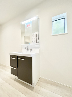 ���̑��@�����`Dressing Room�`�@�Â��Ȃ肪���Ȑ��ʏ�����������ƍ̌��Ɗ��C���\�Ȃ̂ŋC�����悭���g�������܂��B�O�ʋ��^�C�v�̐��ʑ�͋������[�ŎU�炩�肪���Ȑ��ʏ����X�b�L����