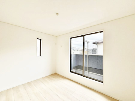 ���̑����ρ@�����`Bed Room�`�@2�ʍ̌����m�ۂ������邢�����́A���ʂ����ǂ��A��ϋ��S�n�̗ǂ���ԂƂȂ��Ă���܂��B�u�₩�ȕ��������ċN���钩�́A���K�����̎n�܂�ɁI���������ʕ����ƂĂ��ǂ��Z�܂���