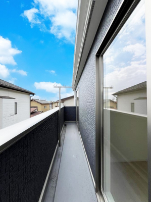 �o���R�j�[�@�����`Balcony�`  �o���R�j�[�͉������z���������݁A���z�c����󕨂��C�����悭�������Ƃ��ł��܂��B  �g���₷���J���I�ȃo���R�j�[�ł����z�����������Ղ�~�蒍���A�o���R�j�[�t���Z�܂��B  