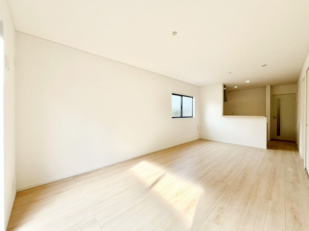 ���r���O�@���邢�z���������A�����̕��͋C�ɖ�������郊�r���O�E�_�C�j���O�B �@