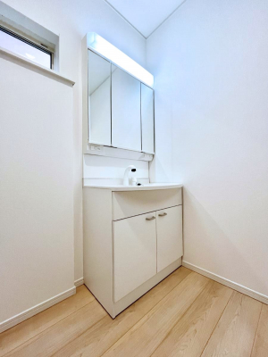 ���̑��@������1�������`Dressing Room�`�@�Â��Ȃ肪���Ȑ��ʏ�����������ƍ̌��Ɗ��C���\�Ȃ̂ŋC�����悭���g�������܂��B�O�ʋ��^�C�v�̐��ʑ�͋������[�ŎU�炩�肪���Ȑ��ʏ����X�b�L����