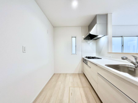 �L�b�`���@������1�������`Kitchen�`�@���R�������鑋�̂���L�b�`���������g���ꏊ�����炱���A�g��������l�����܂����B�������Ƃ����L�b�`���R�[�i�[�͎����L���Ȏd�オ��ƂȂ��Ă���܂��B