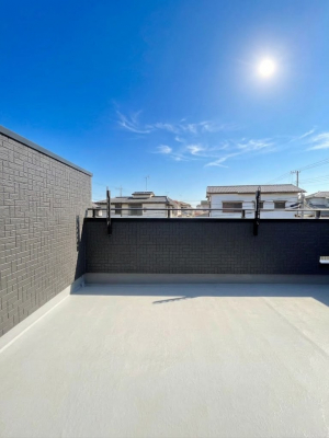 �o���R�j�[�@�����`Balcony�`  �o���R�j�[�͉������z���������݁A���z�c����󕨂��C�����悭�������Ƃ��ł��܂��B  �g���₷���J���I�ȃo���R�j�[�ł����z�����������Ղ�~�蒍���A�o���R�j�[�t���Z�܂��B  