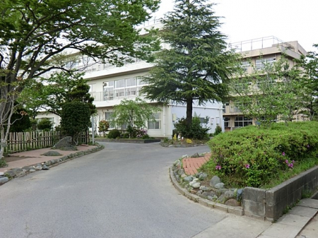 ���ӊ��@���w�Z 1060m �䑷�q�s���Ζk�䒆�w�Z