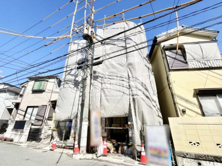 ���n�O�ώʐ^�@�O�ρ`Exterior�`  �ՐÂȏZ��n�Ŏq��ĉƑ��Ƀs�b�^���B  �����̂��U�������K�ȗ΂Ɍb�܂ꂽ�G���A�ŁA���R�ɕ�܂ꂽ���₩�ȕ�炵���������邽�߂́A��Ƃ肠��Z���������Ă��܂��B